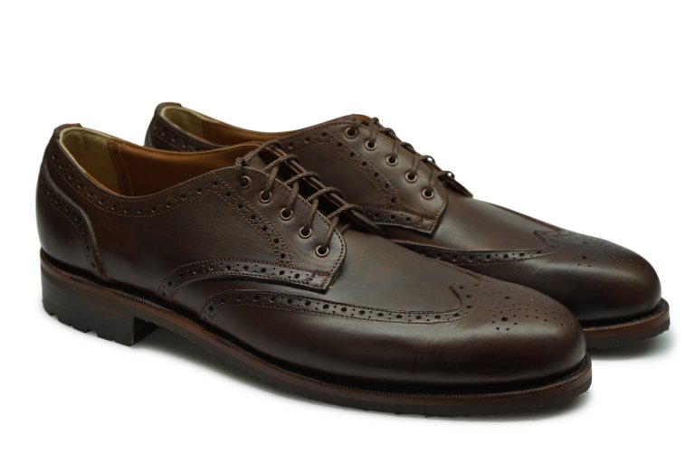 Massschuh mit schmalem Leisten